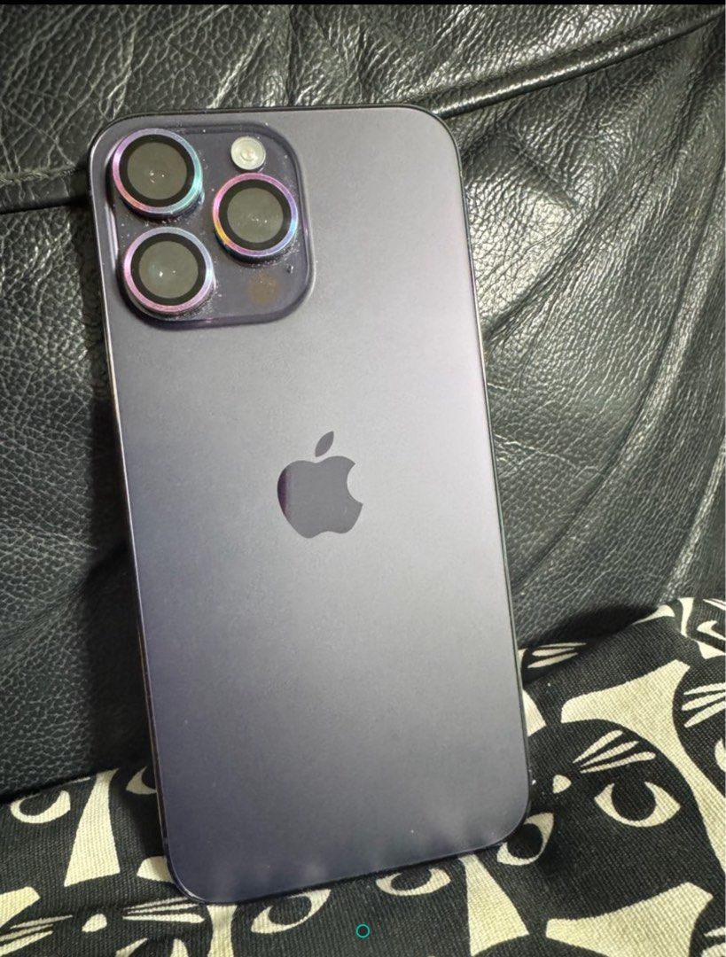 (Category: iPhone 14 Series) located in Singapore. Submitted by evelynprh (Listing ID 1407491291, Image 1). Description: Battery 89% Very good condition Pm me No box and charger.