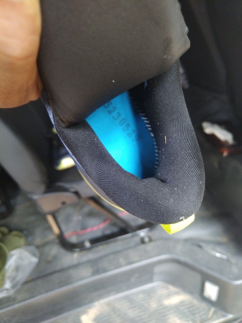 asics gel kinseimax (Category: Everything Else Others) located in Pasay City. Submitted by limapmap (Listing ID 1407408437, Image 3). Description: isang beses lang nagamit sa walking 12k sa mall size 9 reason for selling rong size.