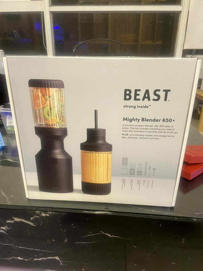 BEAST 野獸隨行杯果汁機 台中北屯可面交，請私訊協調地點