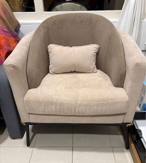 (Category: ) located in . Submitted by stylecove (Listing ID 1407550842, Image 1). Description: .