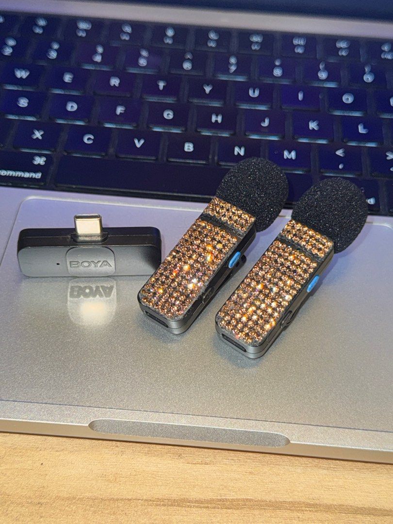 BOYA BY-V20 Wireless Microphone Set (2 Transmitters + 1 Type-C Receiver) – Customized Bedazzled Finish (Category: Microphones) located in Manila. Submitted by emman765 (Listing ID 1407561808, Image 3). Description: BOYA BY-V20 Wireless Microphone Set (2 Transmitters + 1 Type-C Receiver) – Customized Bedazzled Finish Condition: Excellent, 10/10 Inclusions: • Two (2) Transmitters and One (1) Type-C Receiver • SRP in the market now: PHP 2,000 • All 