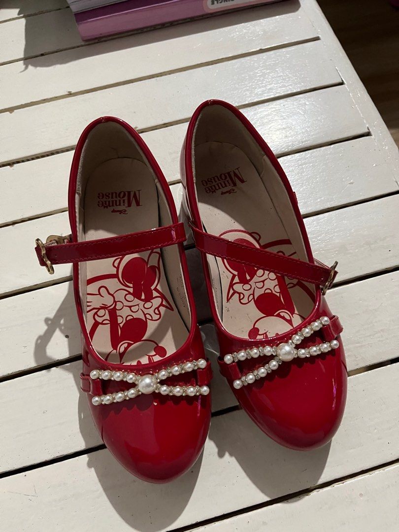 Disney Red Glossy Shoes (Category: Babies & Kids Fashion) located in Tanza. Submitted by helpashdeclutter (Listing ID 1407477600, Image 1). Description: Once used. See pic for flaw/s. EUR32 US 1 UK13.