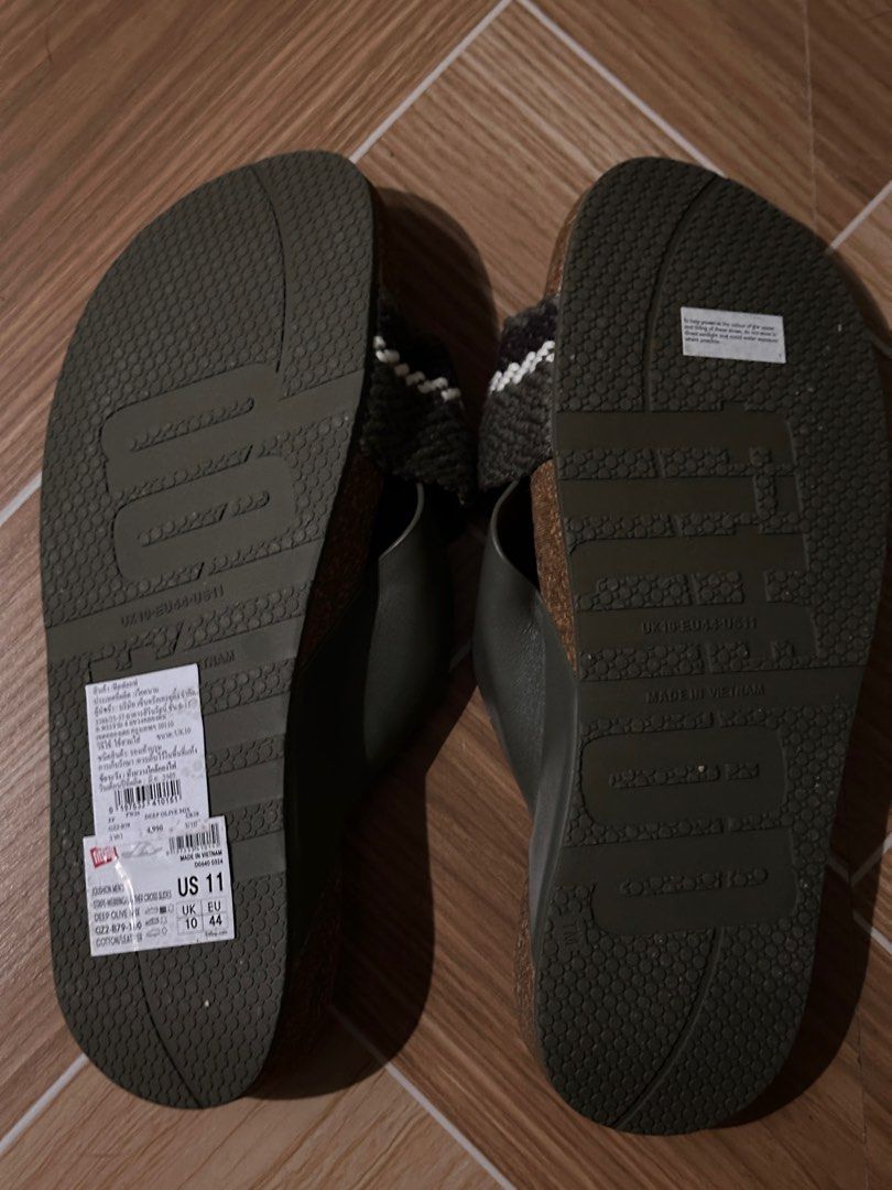 Fitflop stripe webbing slides (Category: Slippers & Slides) located in Bulacan. Submitted by fitloop_ph (Listing ID 1407521170, Image 3). Description: Fitflop stripe webbing slides Size Uk 10/Us11 Brand new from UK.