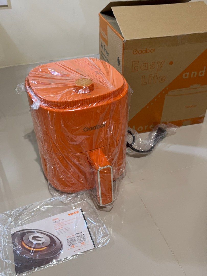 Gaabor Air Fryer (Category: Fryers) located in Paranaque City. Submitted by MoonMomma.ph (Listing ID 1407423497, Image 3). Description: - Brand new Gaabor air fryer - Comes in original packaging - Vibrant orange color - Includes air fryer unit and instruction manual - Never been used - Ready for immediate use - Modern and compact design Mode of Payment: GCash or Bank Transfer If you have any questions, please feel free to message me 👼🏻 Thank yo