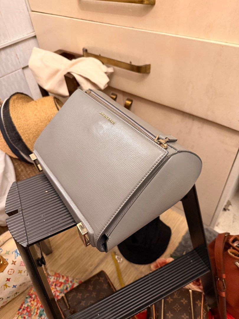 givenchy pandora medium (Category: Luxury Bags & Wallets) located in Bacoor. Submitted by christinaacordavillanueva1194 (Listing ID 1407527994, Image 1). Description: .