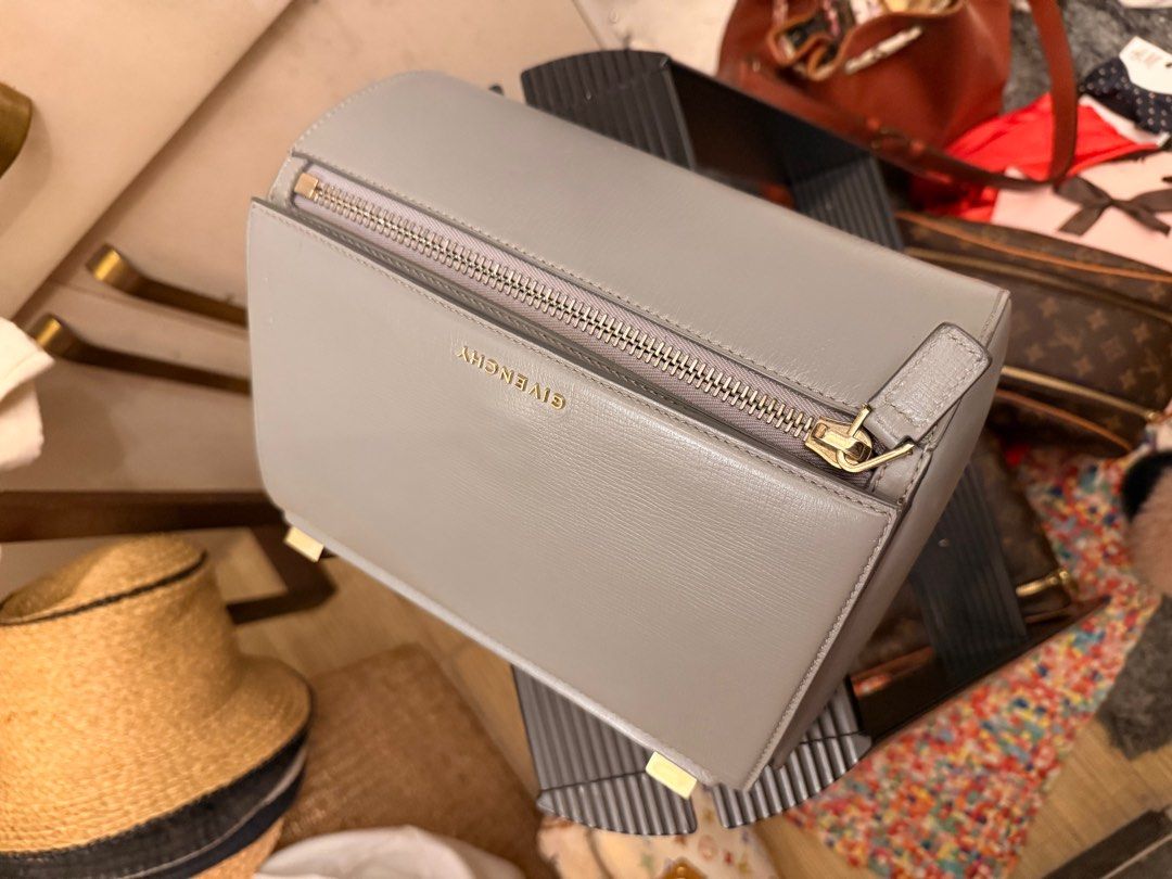givenchy pandora medium (Category: Luxury Bags & Wallets) located in Bacoor. Submitted by christinaacordavillanueva1194 (Listing ID 1407527994, Image 2). Description: .