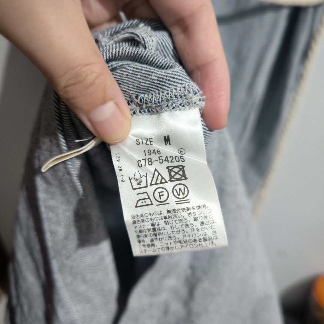 Gray Dress with Belt Size M (Category: Dresses) located in Makati City. Submitted by mampuan (Listing ID 1407557584, Image 3). Description: - Gray dress - Size: M - Features: Short sleeves, boat neck, rope belt - Fabric: 55% cotton, 45% linen, 80% polyester, 20% cotton - Design: Simple, relaxed fit - With belt - Runs big - Noted stains at the neckline, see last pic .