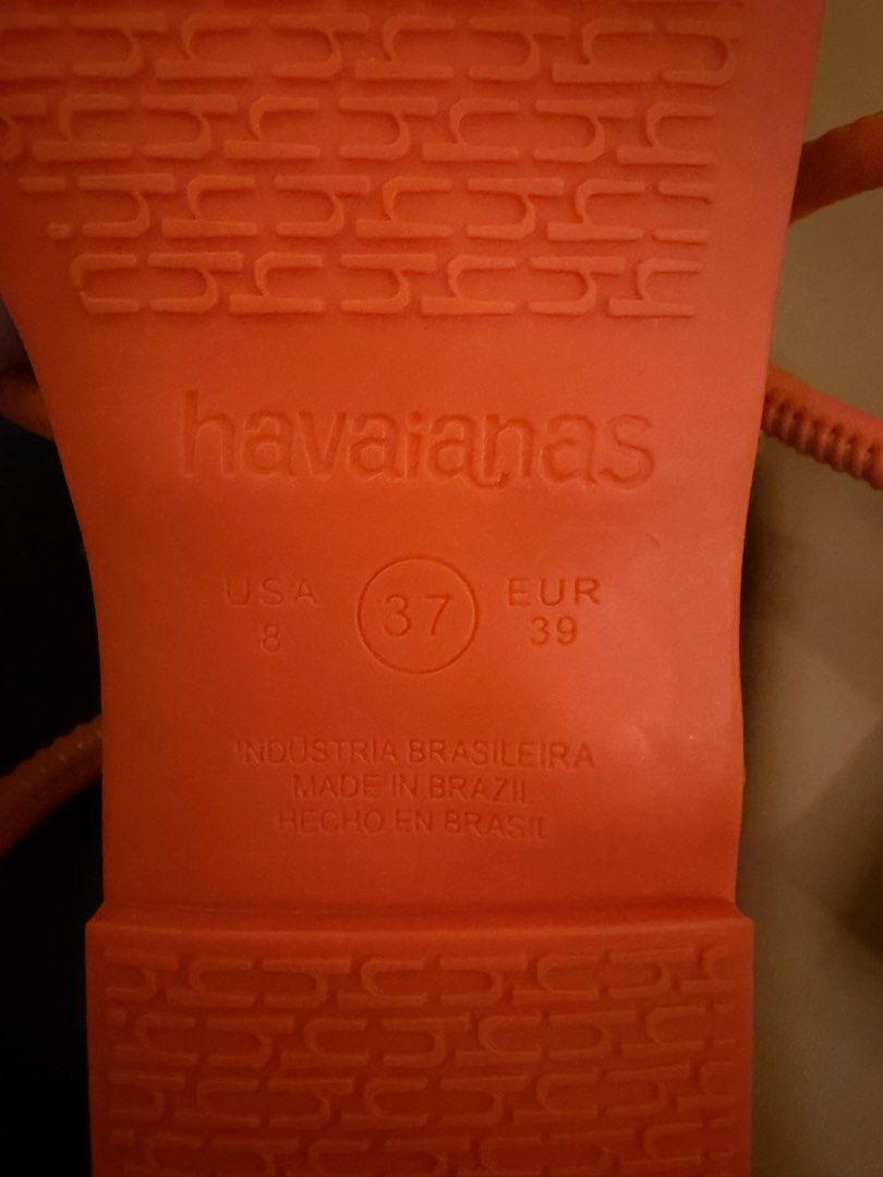 Havaianas Una Pitanga Sandals - Size 37 (Category: Sandals) located in Singapore. Submitted by jer3456 (Listing ID 1407528981, Image 3). Description: - Brand new Havaianas Una Pitanga sandals - Vibrant orange color - Size: 37 (EUR 39, USA 8) - Comes with original tags - Ideal for summer.