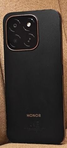 HONOR X6c – Midnight Black | Power Meets Style (Category: Android Others) located in Manila. Submitted by julietco (Listing ID 1407507780, Image 2). Description: https://www.honor.com/ph/phones/honor-x6c/spec/ HONOR X6c – Midnight Black | Power Meets Style Bigger Display. Faster Performance. Longer Life. ✅ Immersive Visuals 6.61-inch LCD screen with 120Hz refresh rate for ultra-smooth scrolling and gaming. HD+ resolution (1604 × 720) for crisp, v