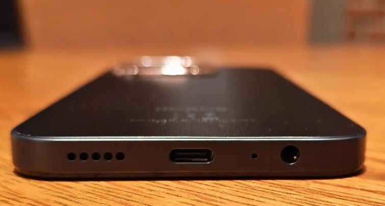 HONOR X6c – Midnight Black | Power Meets Style (Category: Android Others) located in Manila. Submitted by julietco (Listing ID 1407507780, Image 3). Description: https://www.honor.com/ph/phones/honor-x6c/spec/ HONOR X6c – Midnight Black | Power Meets Style Bigger Display. Faster Performance. Longer Life. ✅ Immersive Visuals 6.61-inch LCD screen with 120Hz refresh rate for ultra-smooth scrolling and gaming. HD+ resolution (1604 × 720) for crisp, v