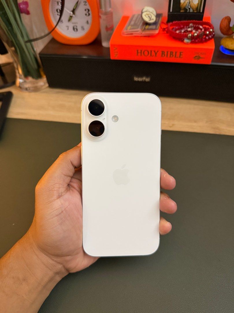 Iphone 16 256gb White (Category: iPhone 16 Series) located in Manila. Submitted by pbenson_c (Listing ID 1407402362, Image 2). Description: iPhone 16 256GB White 38,000 nego 370 Cycle Count 92% Battery Health Minimal scratches (see photos) True tone & face id functional Warranty til 05/26 Carrier Unlocked / No sim restrictions comes with cable and 2 cases Rfs: upgraded.