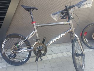 （分類：）位於 。 由 tkobike09943194 提交（商品編號 1407395535，圖片 1）。簡介： 。