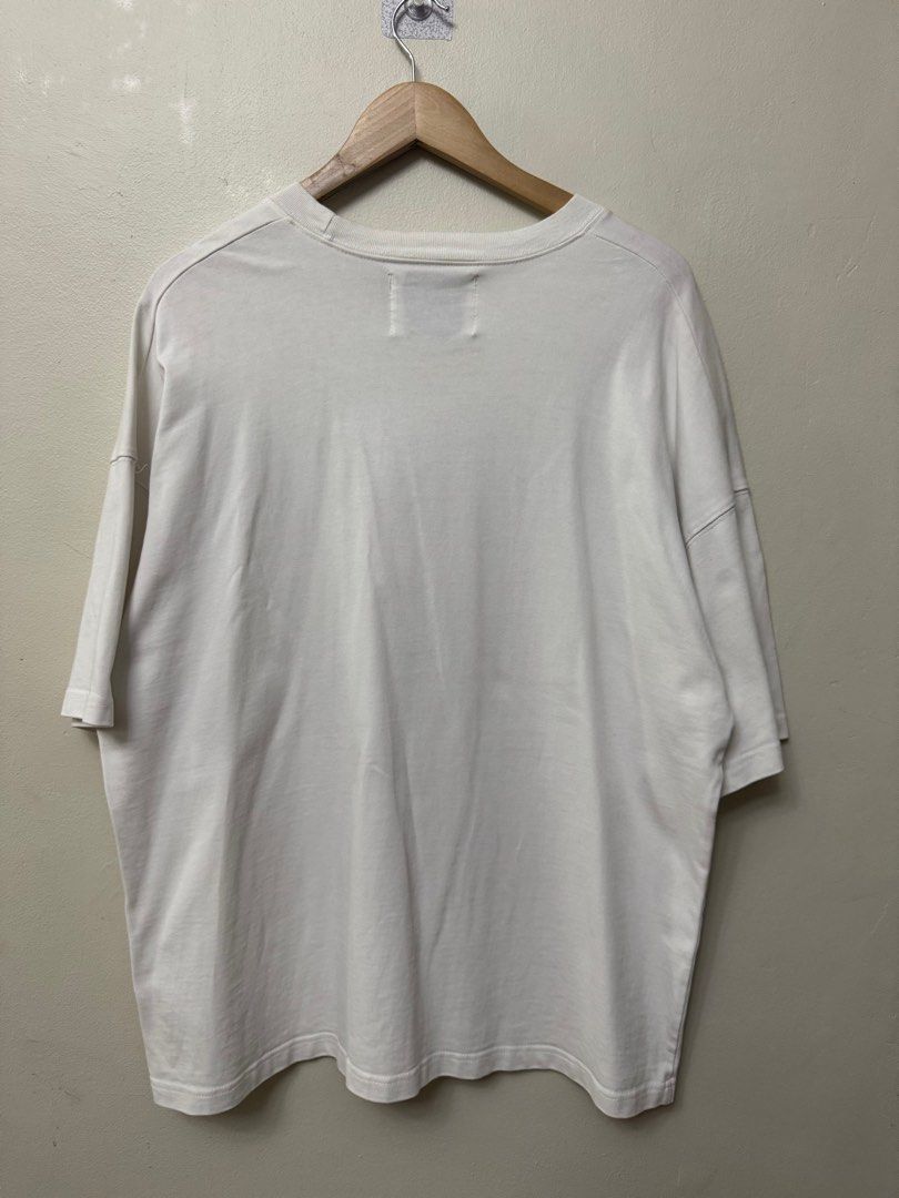 Jil Sander Oversized Shirt “The Sun Always Rises” - White/Red (Category: Luxury Apparel) located in Dasmarinas. Submitted by phamhannii (Listing ID 1407523030, Image 3). Description: Jil Sander Oversized Shirt “The Sun Always Rises” - White/Red Size: Large on tag Dimes (WxL): 24.5 x 28 inches Color Rate: 9.5/10 Condition Rate: 9.5/10 Great Condition All items are washed and sanitized. Flexible payment options. Pm me for inquiries🙂 Feel free to c