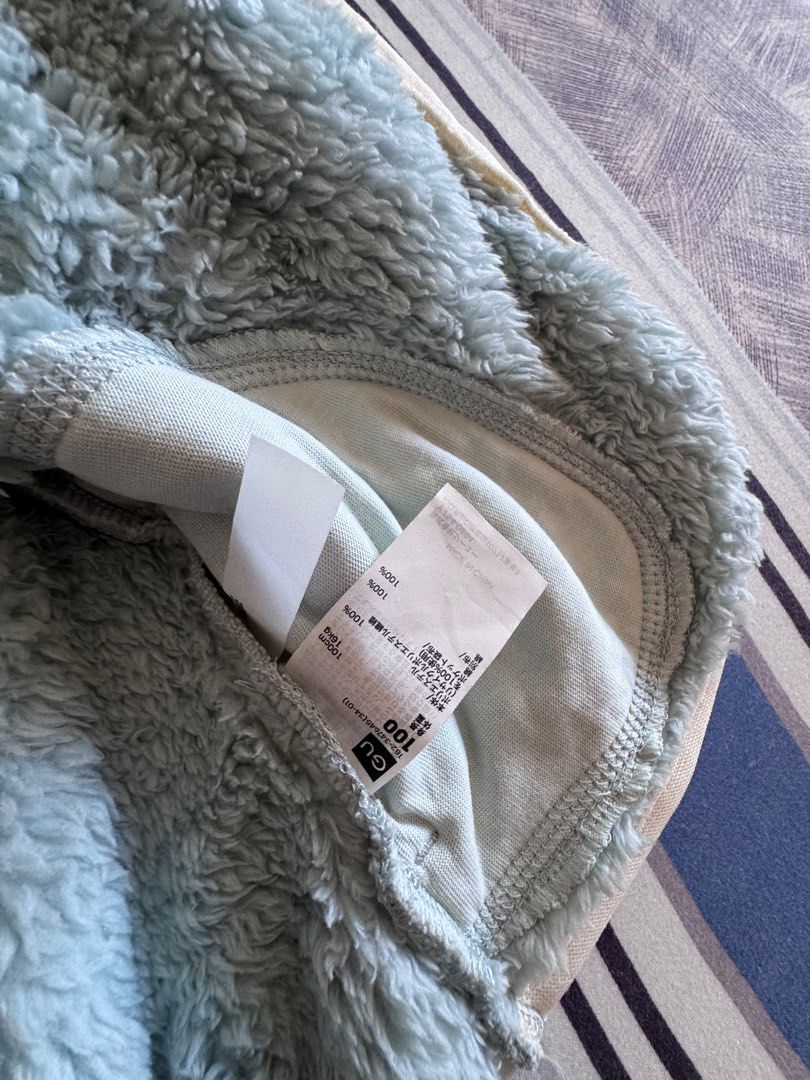 Kids GU Fleece Jacket - Size 100 (Category: Babies & Kids Fashion) located in Legazpi City. Submitted by mechan88 (Listing ID 1407382070, Image 2). Description: - GU light blue fleece jacket - Size 100 - Full zipper closure - Two front pockets - Round neckline - Long sleeves - Soft and fluffy fleece material - Light beige trim.