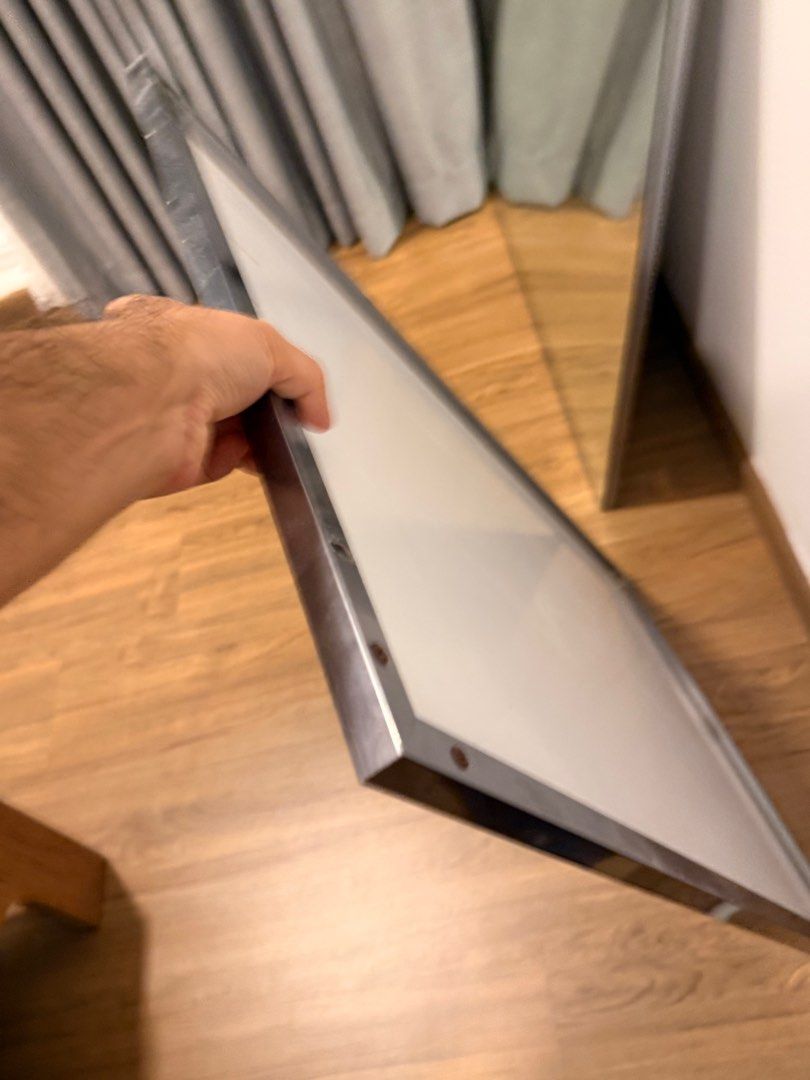 Large Rectangular Mirror (Category: Mirrors) located in Kuala Lumpur. Submitted by habeel3 (Listing ID 1407540673, Image 2). Description: 55cm x 90cm Minor color on the side.