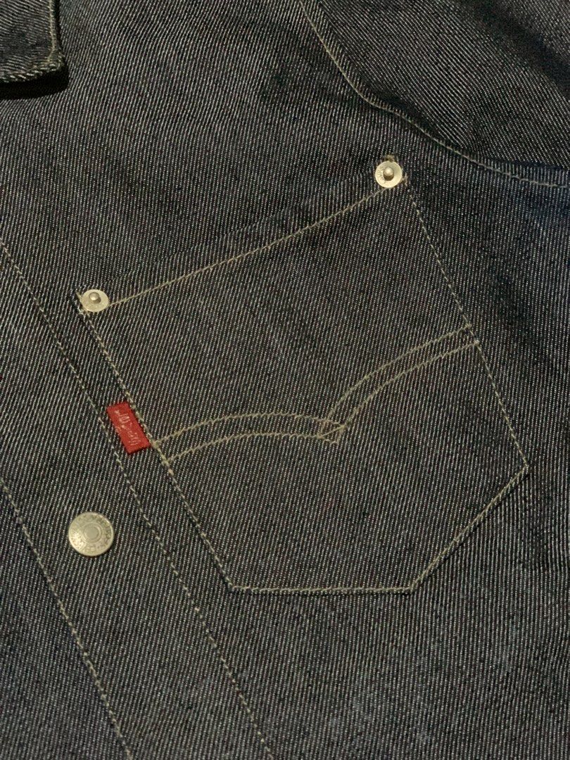 LEVI’S ENGINEERED JEANS TRACKER JACKET (Category: Coats, Jackets and Outerwear) located in Manila. Submitted by scarlett_hope (Listing ID 1407514327, Image 2). Description: LEVI’S ENGINEERED JEANS TRACKER JACKET L: 24 W: 18.5 COLOR RATE: 10/10 CONDITION: AS NEW COURIER: J&T OR LALAMOVE MOP: GCASH.
