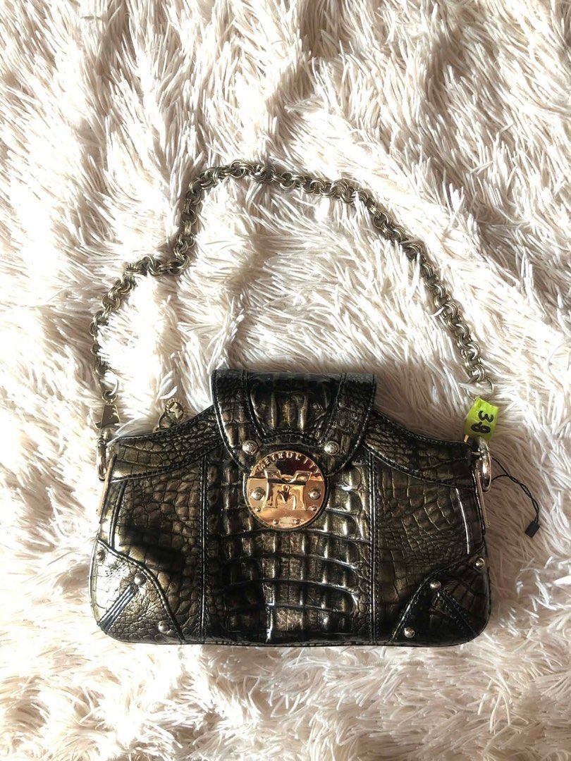 Metro City Metallic Chain Shoulder Bag (Category: Shoulder Bags) located in Caloocan City. Submitted by decluttervette (Listing ID 1407487034, Image 1). Description: Price still negotiable Can accept layaway to reserve the bag but plus 300 pesos in total amount. Bag will be shipped if fully paid already. Loc: Bagumbong, North Caloocan.