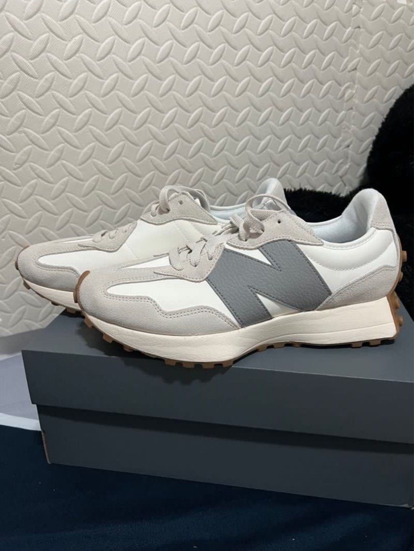 New Balance 327- UNISEX - Grey (Category: Sneakers) located in Caloocan City. Submitted by allaboutthings (Listing ID 1407543945, Image 2). Description: 💢ORIGINAL/ Bought it on Sale ‼️Rfs: Wrong Size/ NEED CASH‼️RUSH‼️‼️ ‼️UNISEX ‼️ ❤️ WITH BOX 👉🏻Size: US 8.5 / EU 42 / 26.5 CM 👉🏻COLOR: Grey 📍Location: North Caloocan/ Near Camarin Doctors Hospital 🫶ALL ITEMS ARE PERSONAL PRE-LOVED🫶 ‼️NO RETURN‼️ ‼️NO EXCHANGE‼️.