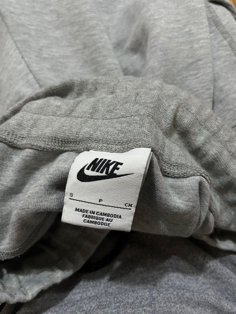 Nike (Category: Other Bottoms) located in Baguio. Submitted by th.rift_shift (Listing ID 1407529494, Image 3). Description: Nike Tech Fleece Pants Small on tag Excellent condition (like new) DM for more details Buyer will shoulder shipping fee .
