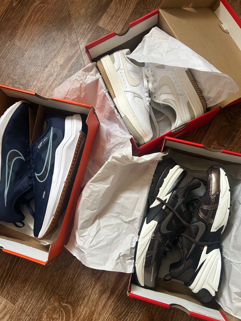 Nike V2K Run - US 8 (Category: Sneakers) located in Las Pinas. Submitted by grm02 (Listing ID 1407422380, Image 2). Description: - Nike V2K Run sneakers - Color: Brown and White - Size: US 8 - Condition: New with original box Bought from Zalora Delivered last Monday lang, Dec 1 RFS: downsize, pwede naman ireturn or refund kaso if refund kasi sa zalora wallet lang papasok, hindi sa mismong original mode of payment Got it sale for ₱3,600 — kahit fo