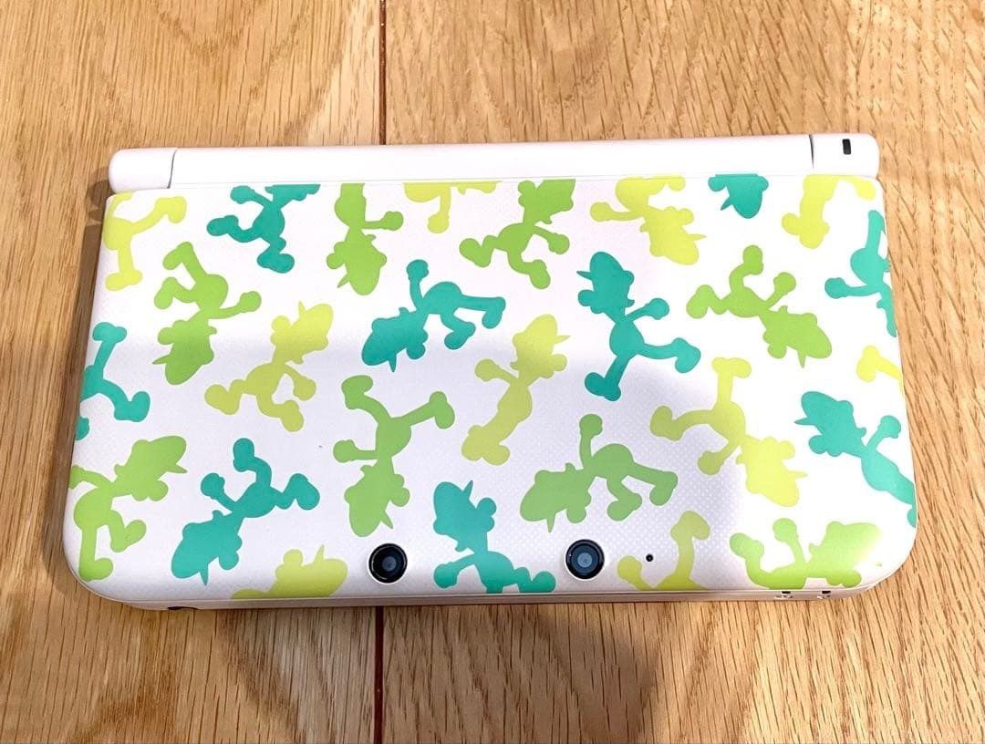 Nintendo 3DSLL Luigi 30th Anniversary (Category: Nintendo) located in Manila. Submitted by japan_treasure (Listing ID 1407385715, Image 3). Description: Operation confirmed. Accessories etc. are as shown in the photo. A Luigi case (sold separately) is also included. There are some minor signs of use, scratches and dirt, but they are not noticeable..