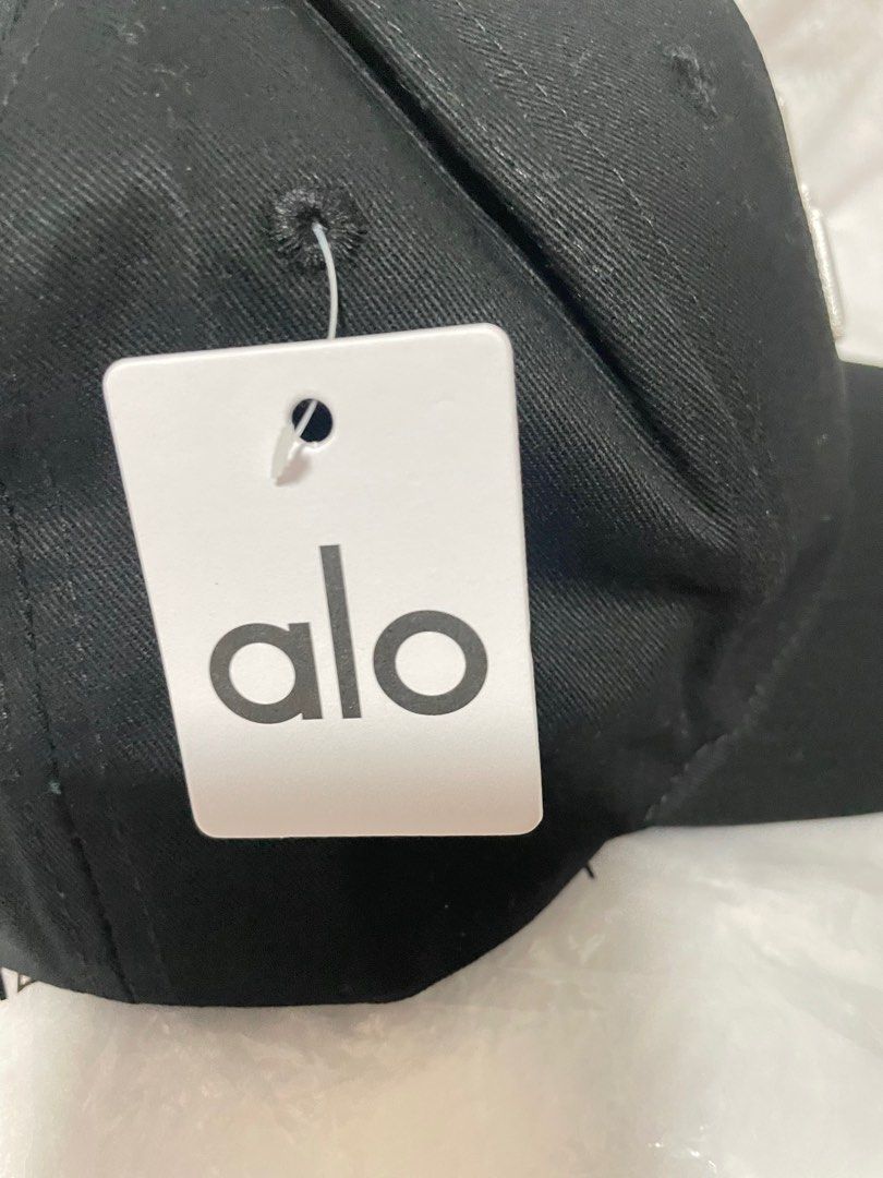 Sale!!!Alo Black And White (Category: Caps & Hats) located in Paranaque City. Submitted by mars_eshoppe (Listing ID 1407419683, Image 3). Description: .