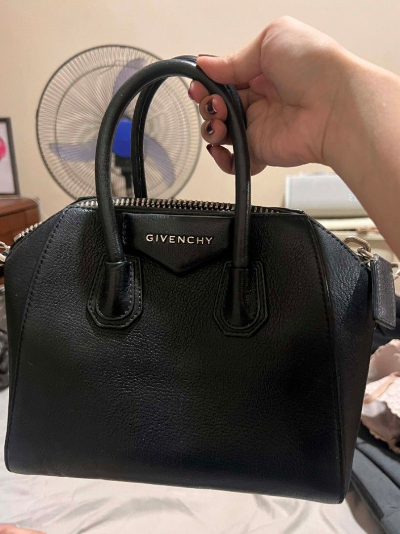 Preloved Givenchy Antigona Mini Bag (Category: Luxury Bags & Wallets) located in Cavite. Submitted by wishie_collects (Listing ID 1407462641, Image 1). Description: Selling my preloved Givenchy Antigona Bag *Wala nang strap *with flaw sa handle.
