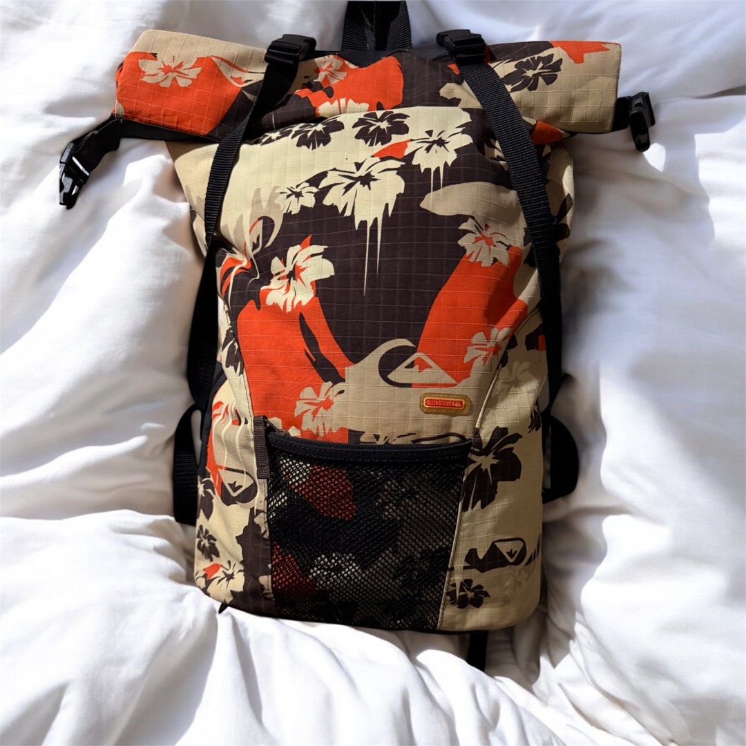 Quiksilver Roll Top Surf Backpack (Category: Backpacks) located in Lipa City. Submitted by anaheim_thrift (Listing ID 1407511808, Image 2). Description: Quiksilver Roll Top Surf Backpack 20L.