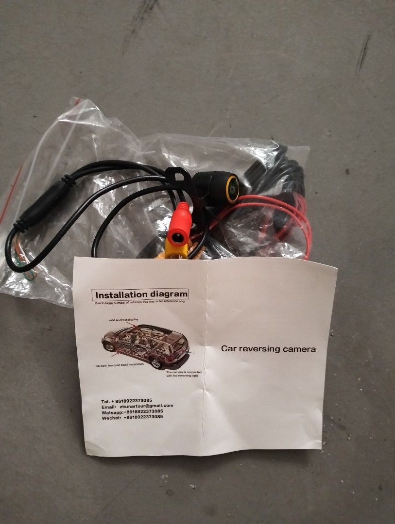 Reverse camera (Category: Cameras & Sensors) located in Singapore. Submitted by hwaihu66 (Listing ID 1407419165, Image 1). Description: - Brand new reverse camera. - Includes wire .