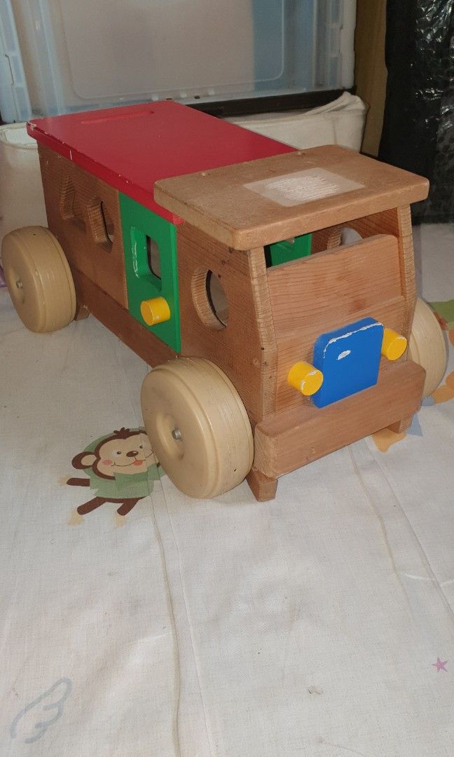 ride on wooden car shape sorter (Category: Kids Toys) located in Quezon City. Submitted by krmariam13 (Listing ID 1407492878, Image 1). Description: .