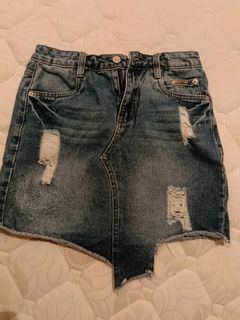 (Category: ) located in . Submitted by strawberrycloset (Listing ID 1407499929, Image 1). Description: .