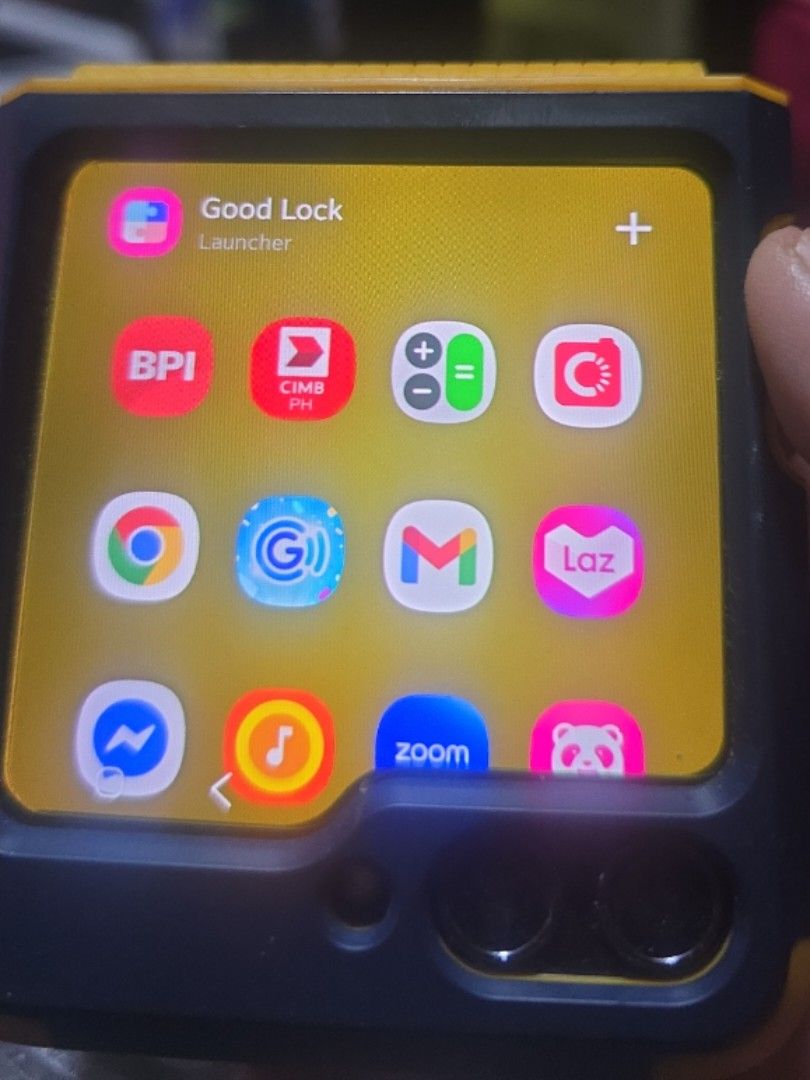 Samsung z flip 5 256gb (Category: Samsung) located in San Pedro. Submitted by oabuscobus (Listing ID 1407459766, Image 2). Description: selling my zflip 5, for screen replacement na po siya. bought a new phone already kaya di ko na pina replace ung screen. no other issues..