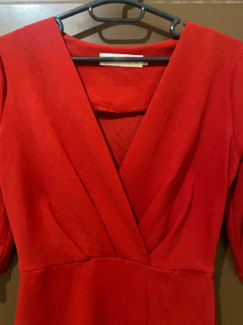 Sexy Red Dress (Category: Dresses) located in Manila. Submitted by lachicahermosa (Listing ID 1407515886, Image 2). Description: - Elegant red dress - V-neck design - Three-quarter sleeves - Fitted silhouette - Size S - Front slit for movement - Perfect for a night out or special occasion.
