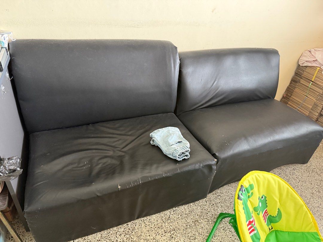 Sofas 2+1+1 (Category: Sofas) located in Kuching. Submitted by christyomen86 (Listing ID 1407553797, Image 1). Description: Still can use but need to fix the sponge in the sofa. .