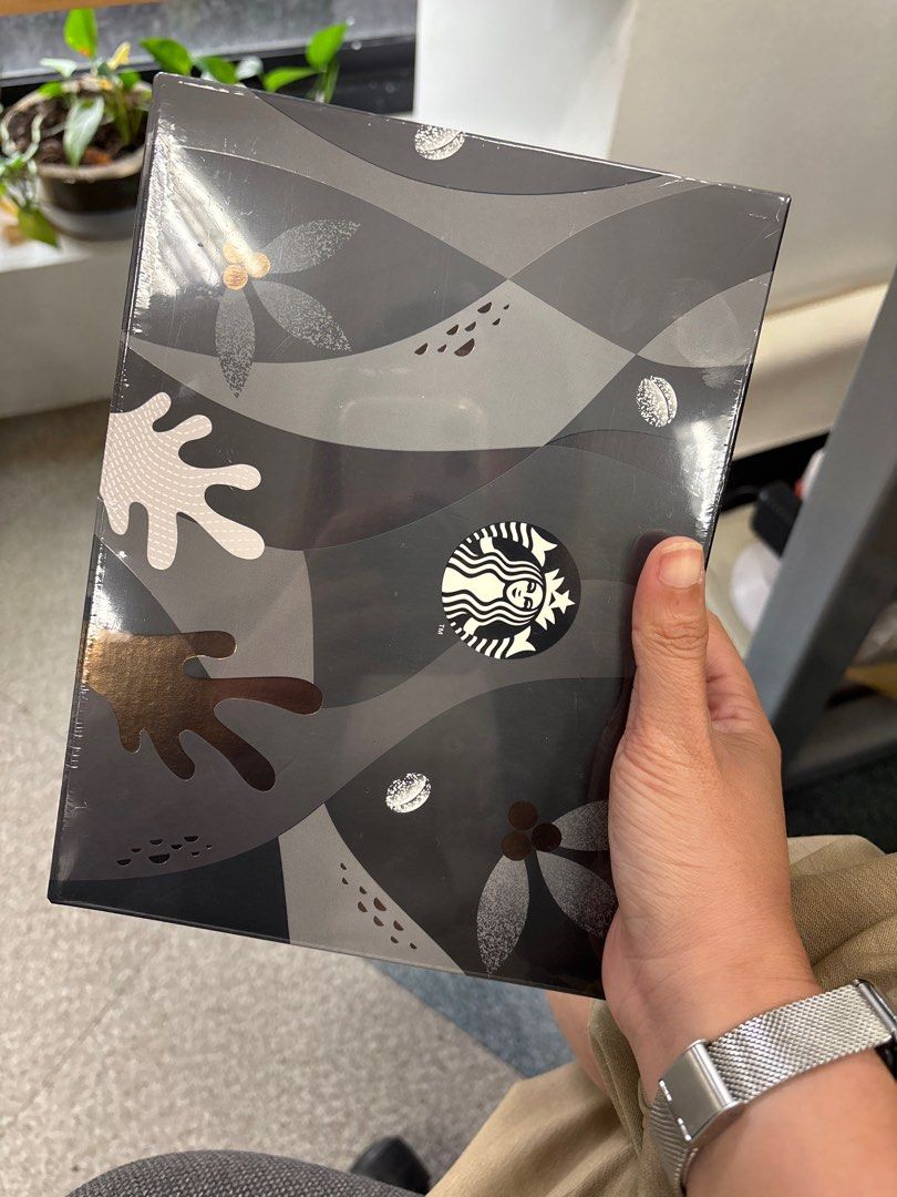 Starbucks Planner 2026 (Category: Water Bottles & Tumblers) located in Makati City. Submitted by aethical (Listing ID 1407433625, Image 1). Description: .
