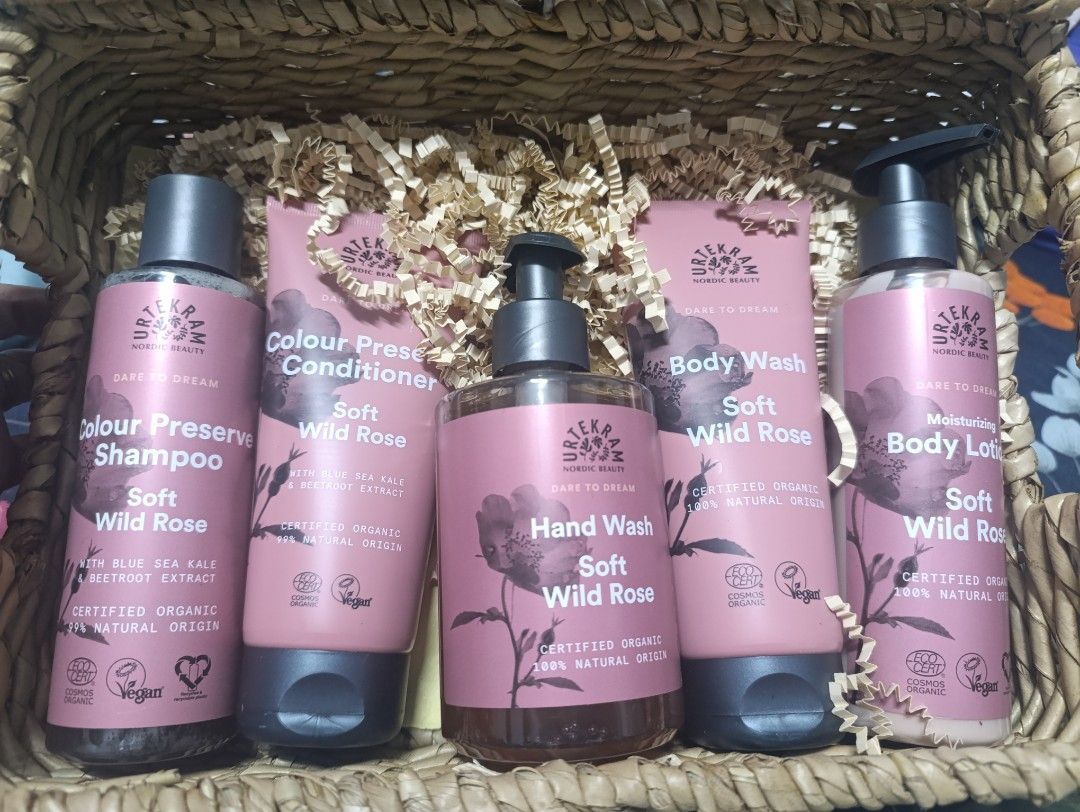 Urtekram Christmas Angels Soft Wild Rose Gift Set (Category: Bath) located in Mandaluyong City. Submitted by personaltreasures (Listing ID 1407490185, Image 1). Description: - Urtekram Soft Wild Rose Gift Set - Includes: - Colour Preserve Shampoo - Colour Preserve Conditioner - Hand Wash - Body Wash - Moisturizing Body Lotion - Certified organic and 100% natural origin. - Perfect for gifting or personal use. - Comes in a decorative basket. Total 
