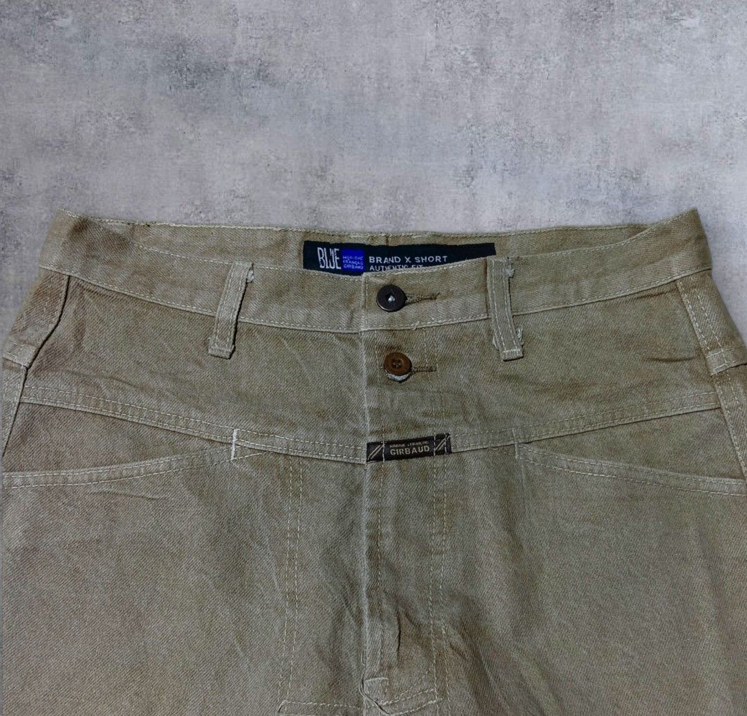Y2K MARITHE FRANCOIS GIRBAUD BAGGY JORTS (Category: Shorts) located in San Carlos City. Submitted by noynoy11 (Listing ID 1407507686, Image 3). Description: Y2K MARITHE FRANCOIS GIRBAUD BAGGY JORTS✅ Size 31 32W - 24L - 11H Like new - No issues DM✅.