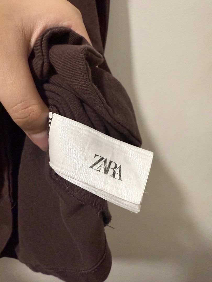 Zara Brown Sleeveless Top (Category: Sleeveless) located in Taguig. Submitted by g_declutters (Listing ID 1407424256, Image 2). Description: Thick and comfy fabric. In good condition. Like new. Worn few times. AUTHENTIC, STORE BOUGHT ZARA. .