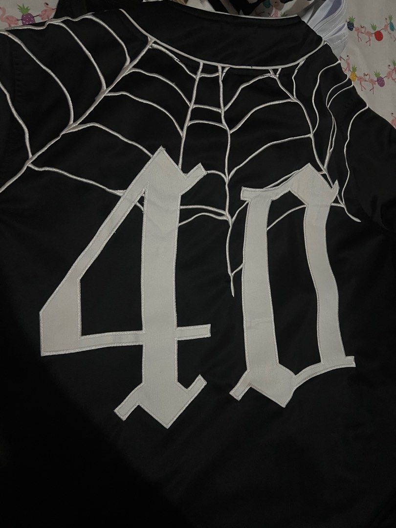40oz baseball shirt (Category: Tshirts & Polo Shirts ) located in Cainta. Submitted by deeppockets696969 (Listing ID 1410898266, Image 2). Description: 40oz baseball shirt Width 22 Length 28 Like new.