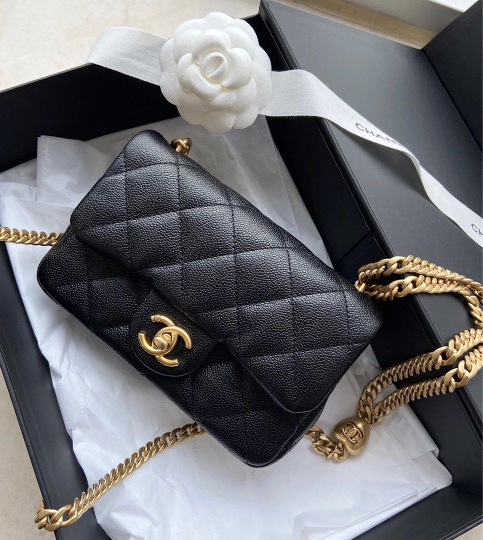 尖沙咀實體店 支持置換 全新Chanel 香奈兒愛心包調節19cm （分類：手袋及銀包）位於 Hong Kong。 由 reluxury_ 提交（商品編號 1410878307，圖片 1）。簡介： 全新Chanel 香奈兒愛心包調節19cm full set 支持以舊換新 ⏰營業時間：星期一至六PM 1:00-7:00 (請提前預約) 🔟年專業名牌正品代購團隊長期歐洲專櫃採購 歡迎來圖查價 If you require any further information, feel free to contact me or make appointment with me if you interested. 💯樂意陪驗💯 ✅Payment 💰💳 Visa Master Alipay WeChat Cash FPS 💰信用卡（需加手續費handing charge） 💳VISA/MC/AE +1.8 % Alipay/WeChat +1.6% CUP銀聯 +2.7% ❌不收支