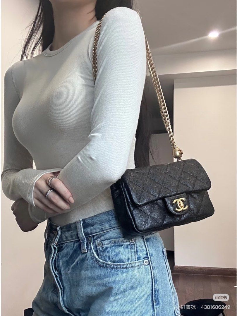 尖沙咀實體店 支持置換 全新Chanel 香奈兒愛心包調節19cm （分類：手袋及銀包）位於 Hong Kong。 由 reluxury_ 提交（商品編號 1410878307，圖片 3）。簡介： 全新Chanel 香奈兒愛心包調節19cm full set 支持以舊換新 ⏰營業時間：星期一至六PM 1:00-7:00 (請提前預約) 🔟年專業名牌正品代購團隊長期歐洲專櫃採購 歡迎來圖查價 If you require any further information, feel free to contact me or make appointment with me if you interested. 💯樂意陪驗💯 ✅Payment 💰💳 Visa Master Alipay WeChat Cash FPS 💰信用卡（需加手續費handing charge） 💳VISA/MC/AE +1.8 % Alipay/WeChat +1.6% CUP銀聯 +2.7% ❌不收支