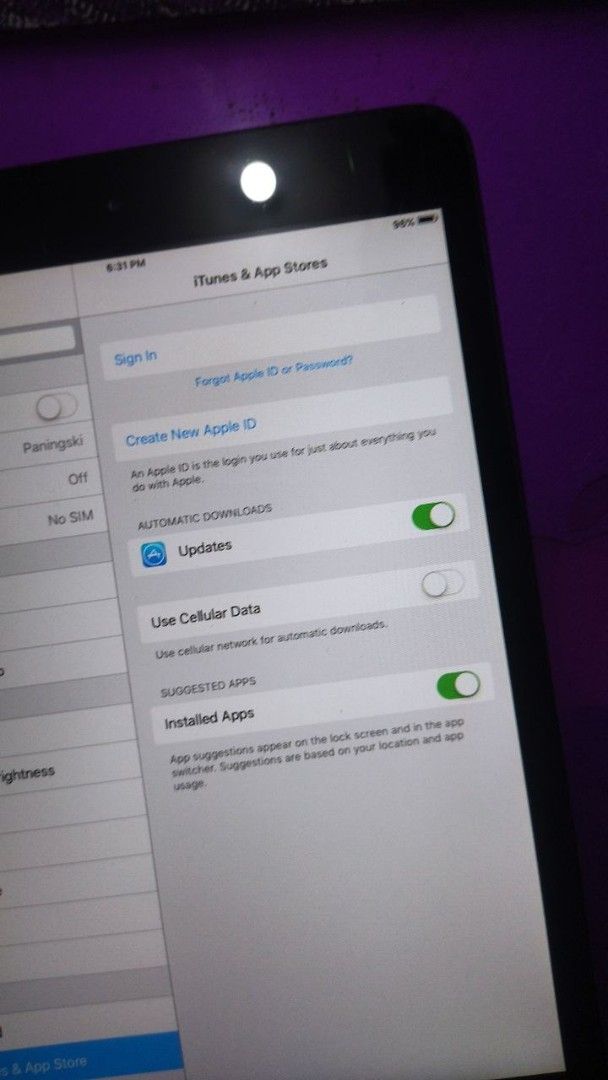 Apple iPad Mini 1 Cellular 16GB (Category: iPad) located in Quezon City. Submitted by lois_s3 (Listing ID 1410748393, Image 3). Description: Issue: too old na and stuck on ios 9.3.6.