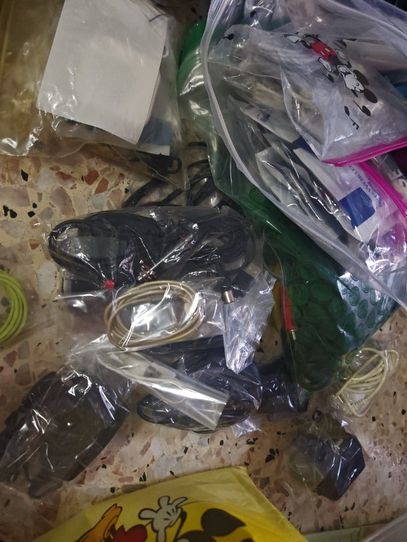 Assorted Cables and charger65075741068163110