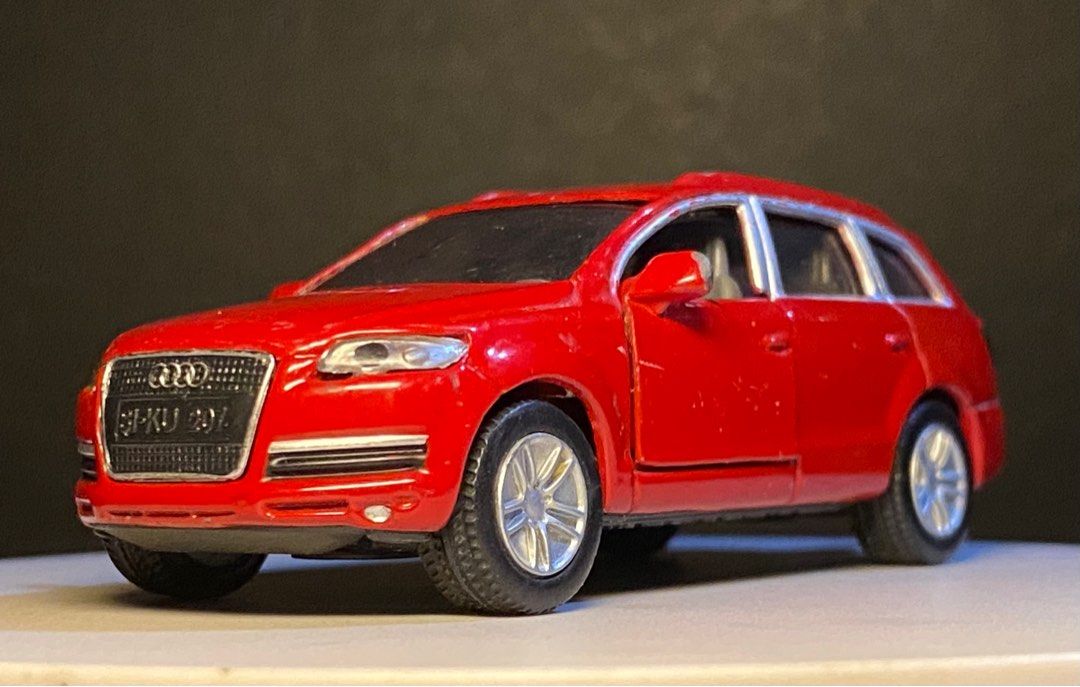 Audi Q7 Toy Car siku (Category: Vehicle & Diecast Models) located in Agoo. Submitted by collect12 (Listing ID 1410830383, Image 2). Description: .
