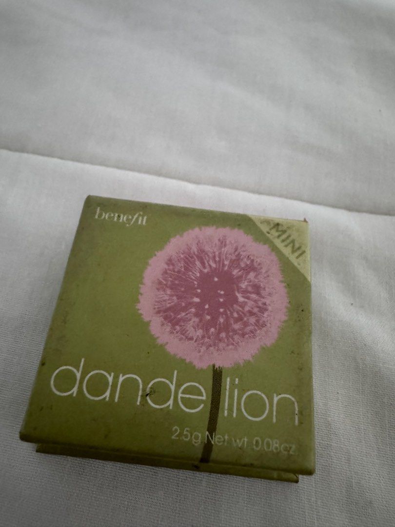Benefit Dandelion Mini Blush (Category: Makeup) located in Manila. Submitted by decluterthings888 (Listing ID 1410844790, Image 1). Description: - Benefit Dandelion Mini Blush - Pink shade - Mini size (2.5g) - Dandelion design on the box - Box quote: "Laughter is the best cosmetic".