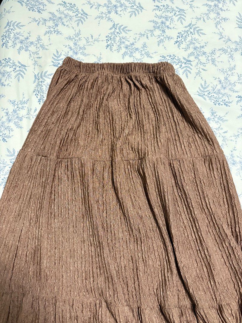 Brown Beach Coordinates (Category: Sets or Coordinates) located in Quezon City. Submitted by wardrobelele (Listing ID 1410876566, Image 3). Description: - never worn, got it as a gift - rfs: doesnt fit me - super soft and cute!.