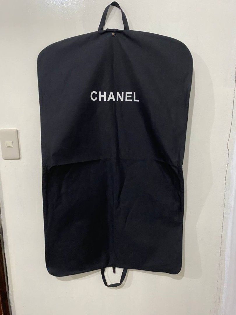 Chanel Travel Garment Bag (Category: Luxury Bags & Wallets) located in Pasig City. Submitted by psg2019 (Listing ID 1410864270, Image 2). Description: Good as new no issue.