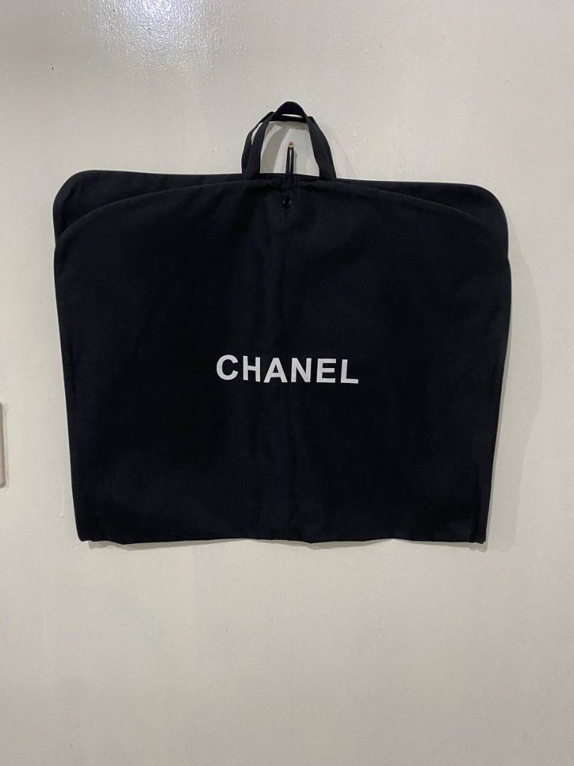 Chanel Travel Garment Bag (Category: Luxury Bags & Wallets) located in Pasig City. Submitted by psg2019 (Listing ID 1410864270, Image 1). Description: Good as new no issue.