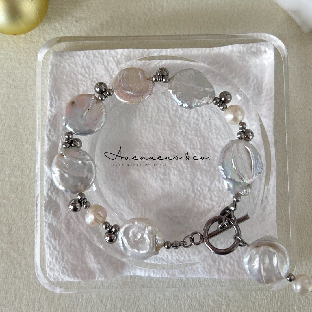Coin shape pearl bracelet (Category: Bracelets) located in Lipa City. Submitted by avenueusco_ph (Listing ID 1410797412, Image 1). Description: Still looking for the perfect Christmas gift? 🎄 Our coin-shaped pearl is known for its stunning luster and unique shape—an elegant gift they’ll cherish. ✨ Size : 16mm .