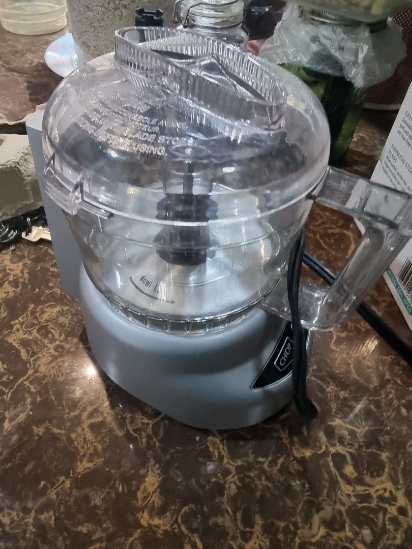 Cuisinart mini processor (Category: Other Kitchen Appliances) located in Quezon City. Submitted by buhaybukid (Listing ID 1410759070, Image 3). Description: no blade 120 volts rfs declutter.